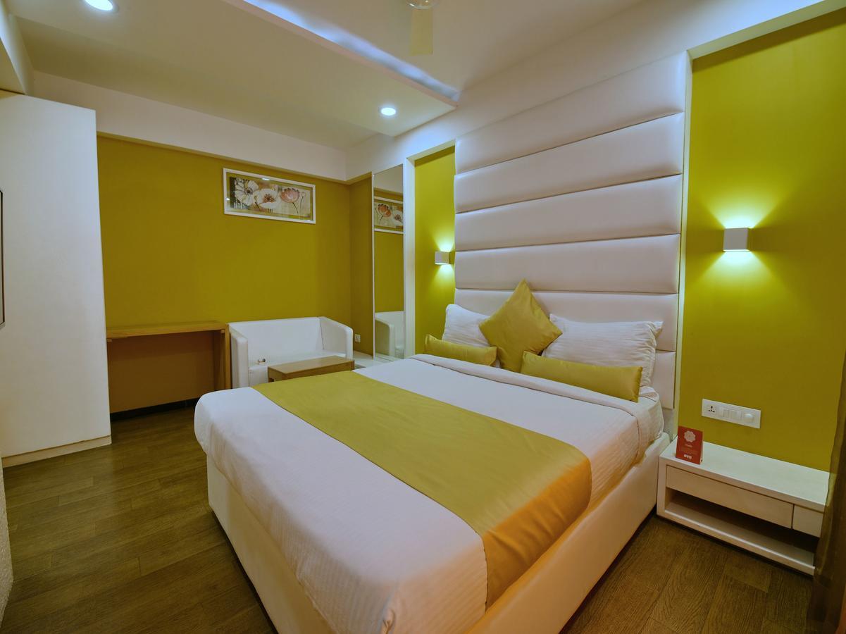 Oyo 963 Hotel Rumaya Ujjain Exterior foto